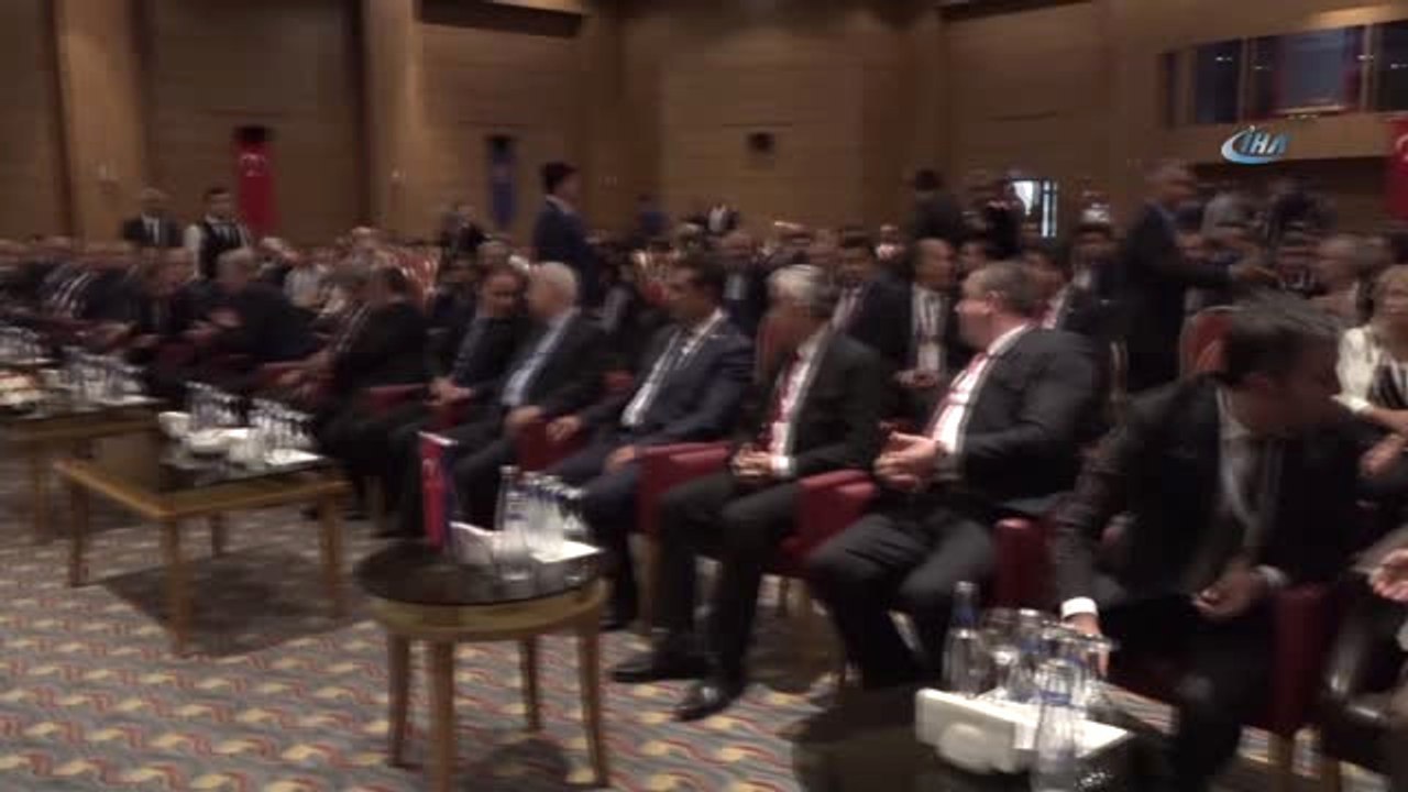 Türk-İş'ten Asgari Ücret Açıklaması: "Asgari Ücreti 2 Bin Liraya Çekin"