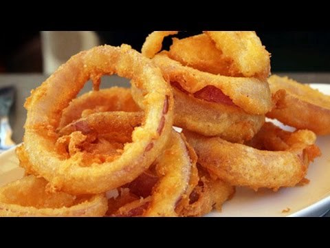 Cómo hacer crujientes aros de cebolla / Receta fácil
