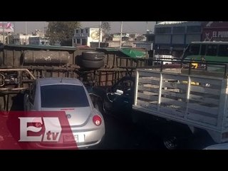 Vuelca microbús en la Calzada Zaragoza; hay dos lesionados / Comunidad