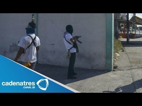 Continúa el desarme a autodefensas en Michoacán