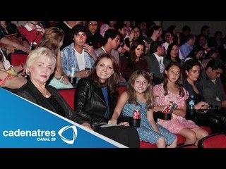 Primera dama Angélica Rivera celebra el éxito de se hija en la obra El cartero