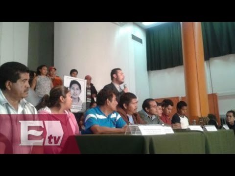 Padres de normalistas no aceptan informe de la PGR / Pascal Beltrán