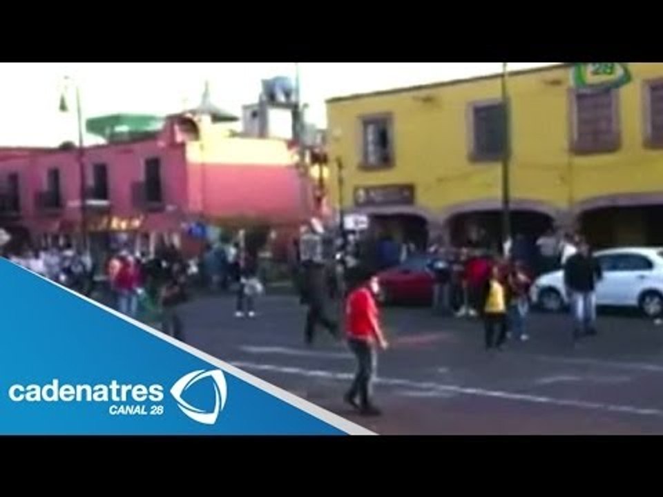 Pobladores de Xochimilco intentan linchar a chofer por atropellar a pareja de ancianos