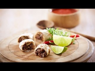 Tacos de Rib eye con chicharrón y salsa de frijol picante