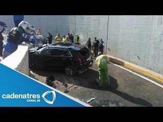 Camioneta vuela y cae 7 metros en segundo piso del Periférico; hay un lesionado