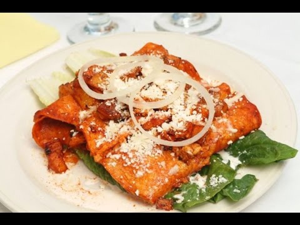 ¿Cómo hacer enchiladas morelianas? / Receta de enchiladas