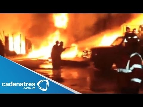 Se incendia bodega de plásticos en Nuevo León