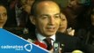 Entre protestas y reclamos, Felipe Calderón presenta su fundación