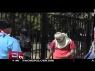 Normalistas vandalizan Casa de Gobierno en Michoacán / Titulares de la tarde