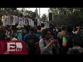 Realizan mitin tras marcha por cinco meses del caso Ayotzinapa