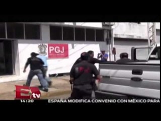 Homenaje al contralmirante  José Luis Corro Chávez / Titulares de la tarde