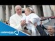 ¡¡¡ENTÉRATE!!! Niño se disfraza de Papa y conmueve al Sumo Pontífice y a miles de feligreses