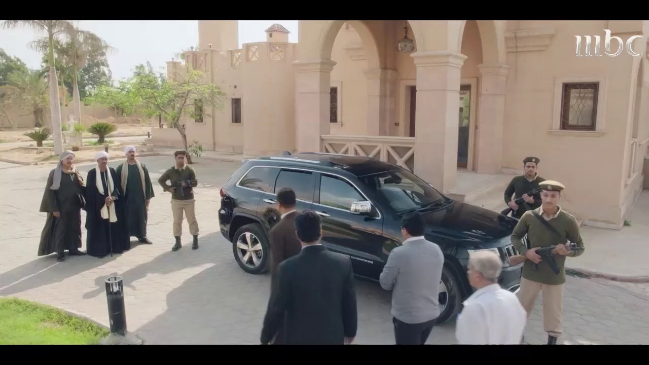 نسر الصعيد – الشرطة تتفقد مسرح الجريمة.. هل اقتربت نهاية هتلر؟