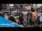 Venezuela: Oposición marcha con rostros de fallecidos por las calles de Caracas