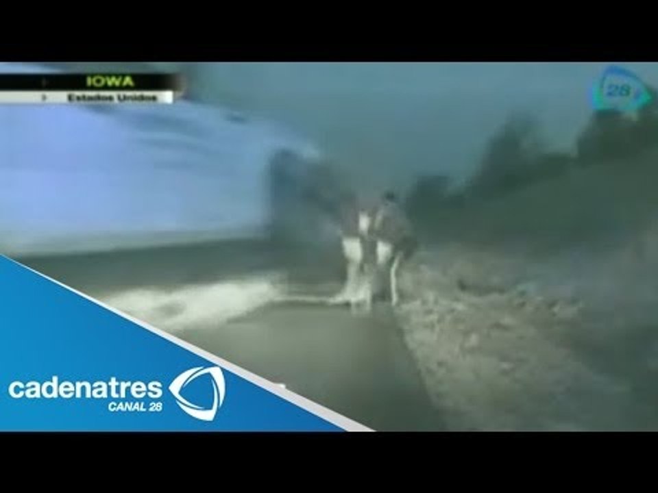 Policía se salva de ser atropellado por una camioneta / Police is saved from being hit by a truck