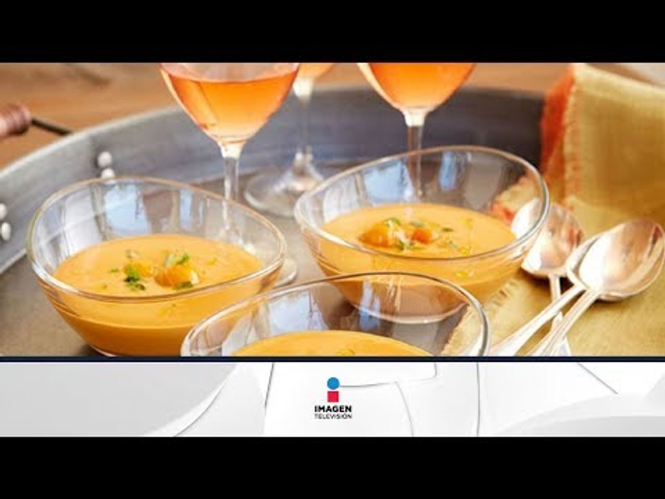 Sopa de tomates amarillos con chipotles