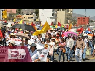 Download Video: Maestros de la CETEG toman oficinas públicas en Guerrero / Titulares de la tarde