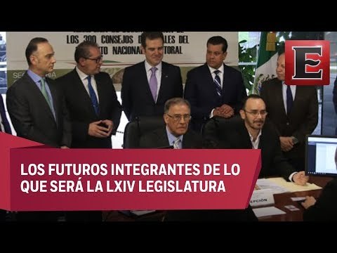 INE entrega constancias de mayoría a diputados