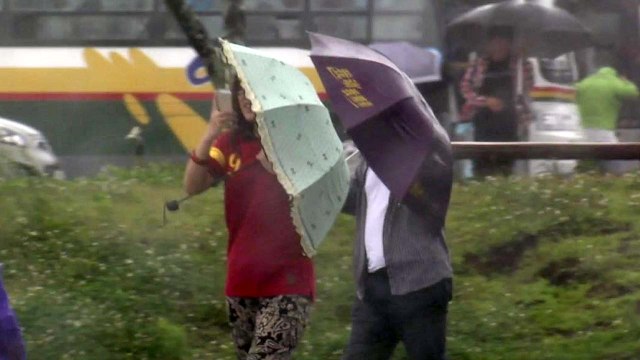 [날씨] 태풍 '콩레이' 북상 중...내일까지 전국 비바람 / YTN