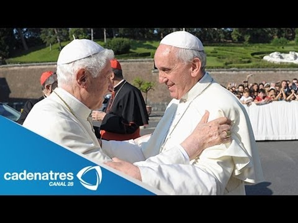 Momento histórico, el saludo entre Papa Francisco y el papa emérito Benedicto XVI