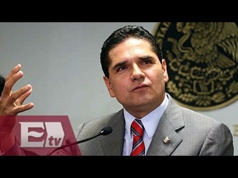 Silvano Aureoles recibe constancia de mayoría como gobernador de Michoacán / Titulares de la tarde