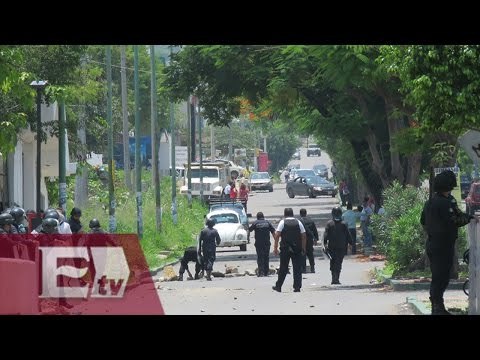 Maestros de la CNTE se enfrentan con policías en Chiapas / Vianey Esquinca
