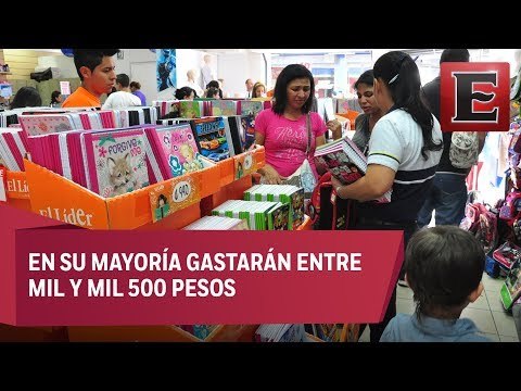 Padres de familian compran útiles escolares de último momento