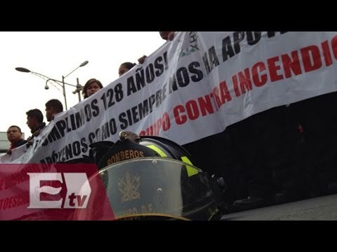 Bomberos salieron a las calles del DF para exigir equipos de trabajo / Vianey Esquinca