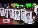 Marchan en Tixtla a 10 meses del caso Ayotzinapa / Titulares de la tarde