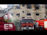 Incendio en fábrica de muebles en Egipto / Titulares de la tarde