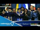 Hombre de 90 años se gradúa con honores en la Universidad de Xavier, Estados Unidos