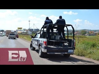 Download Video: Son atacados policias a balazos en Guanajuato / Titulares de la mañana