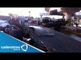 Tráiler cae de puente en Ecatepec; no hay lesionados