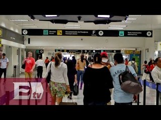 Investigan siembra de droga a pasajeros en el AICM / Vianey Esquinca