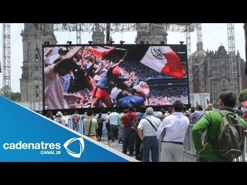 Capitalinos disfrutan del partido de Brasil vs Coacia en megas pantallas en el Zócalo