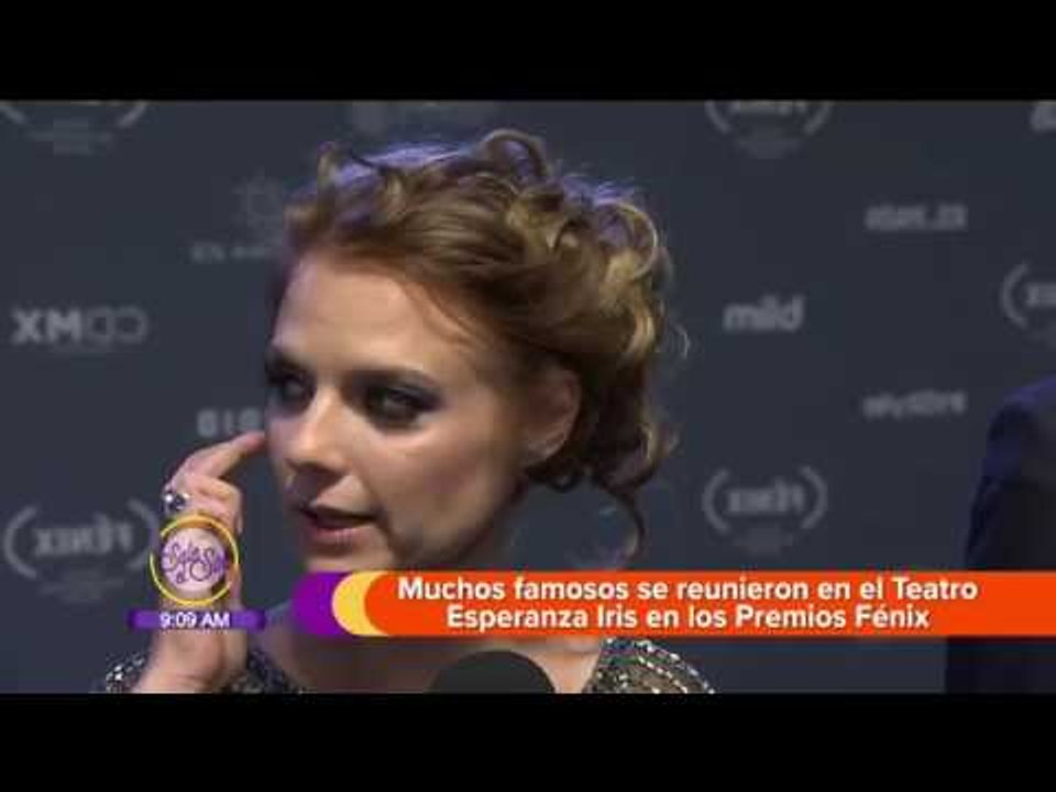 Desfile de celebridades en los Premios Fénix