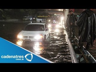 Fuertes lluvias dejan a automovilistas varados en Periférico / Rains in Periferico