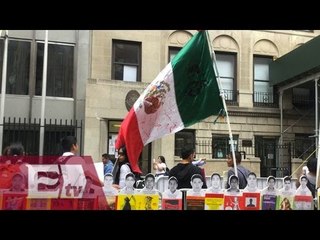 Nueva York no olvida a los 43 normalistas de Ayotzinapa/ Titulares de la noche