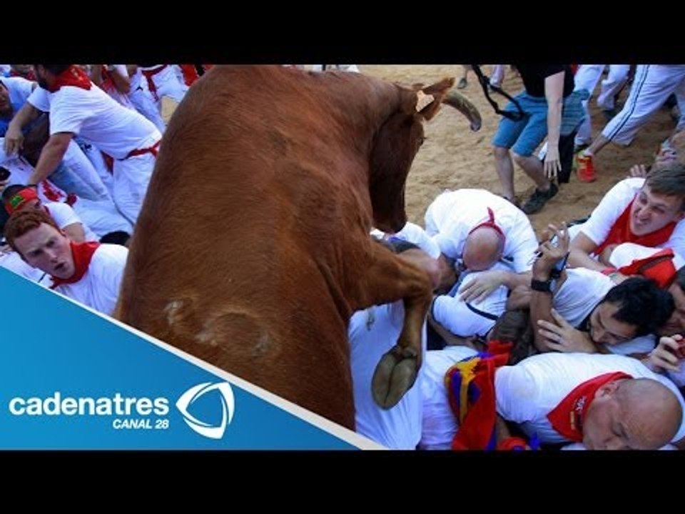 España festeja primer día de los Sanfermines