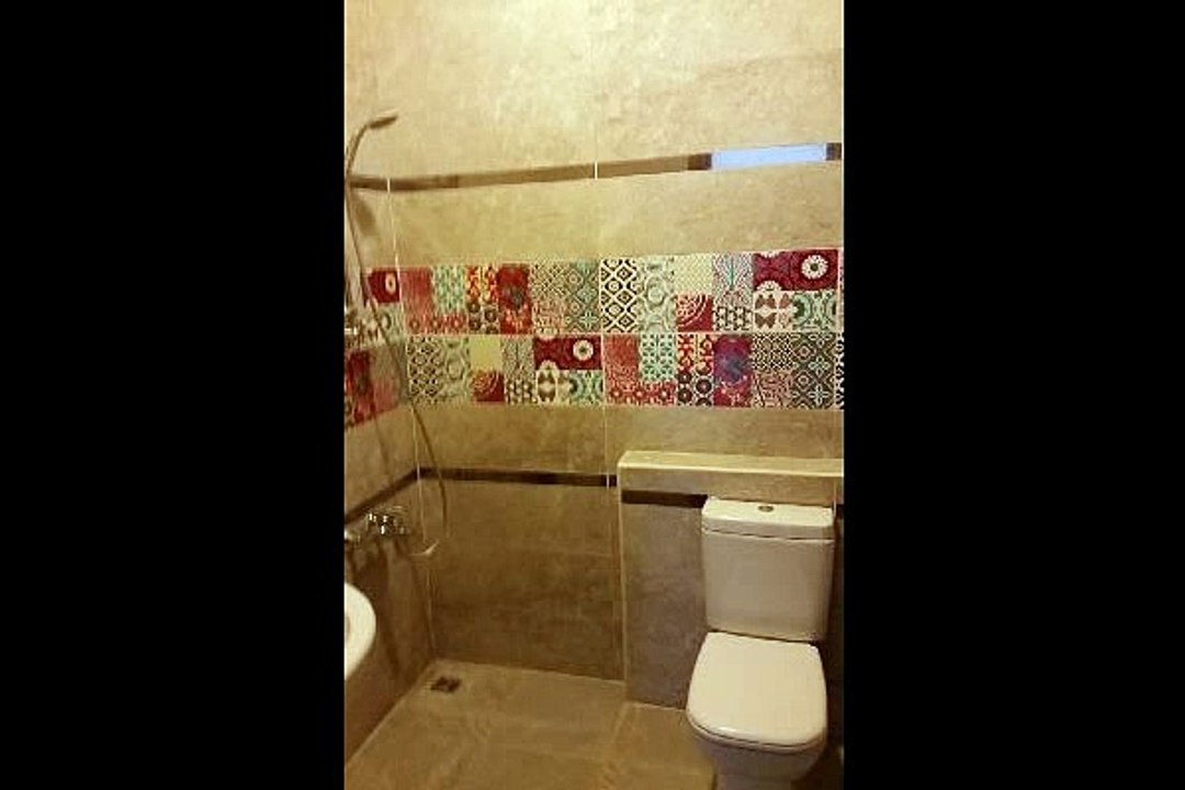 شقة بحديقة للايجار فى كمبوند ليك فيو