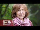 Svetlana Alexievich recibe el Premio Nobel de Literatura 2015 / Titulares de la tarde