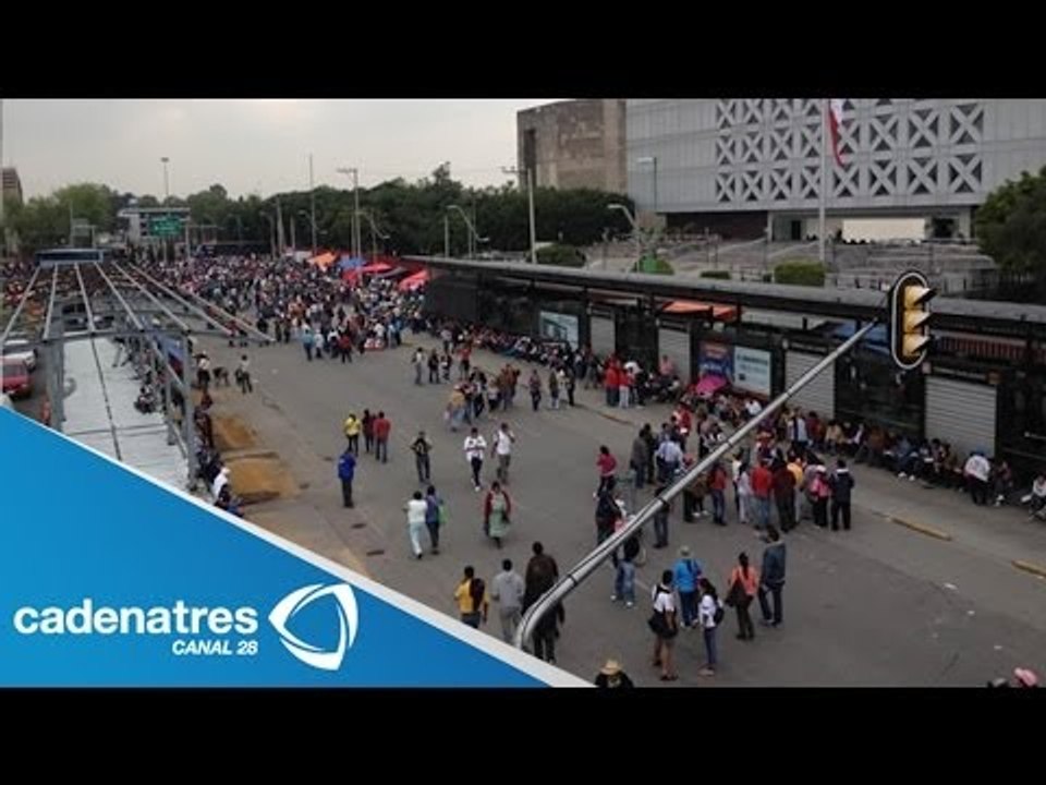 CNTE bloquea acceso al congreso de Oaxaca como protesta ante la reforma educativa