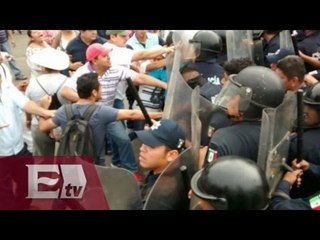 Enfrentamiento entre CNTE y policías por bloqueos en Tabasco / Vianey Esquinca