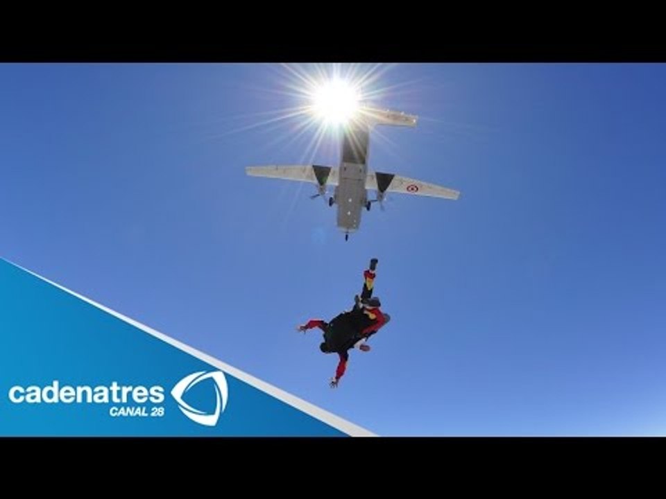 Manera inusual de saltar en paracaídas / Unusual way to skydive