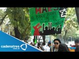 Estudiantes que no pasan examen de admisión a bachillerato bloquean Paseo de la Reforma