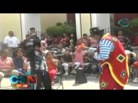 Policias en Aguascalientes cambian las armas por sonrisas disfrasados de payasos