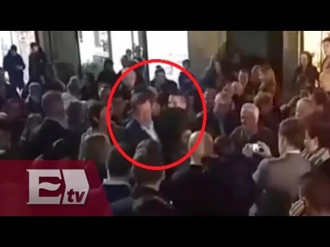 Joven da fuerte puñetazo en la cara a Mariano Rajoy en Pontevedra, España/ Ricardo Salas