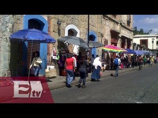 Télécharger la video: Retiran puestos ambulantes en Centro Histórico del DF  / Yazmín Jalil