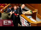 Diputados se van a golpes en medio del Parlamento de Ucrania / Kimberly Armengol