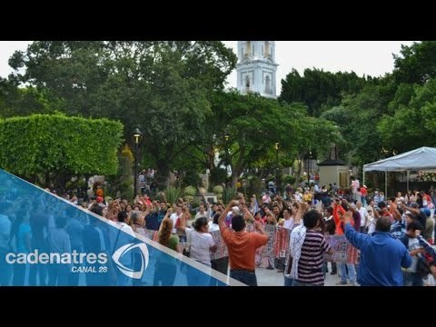 Estudiantes normalistas de Guerrero exigen regreso de compañeros desaparecidos